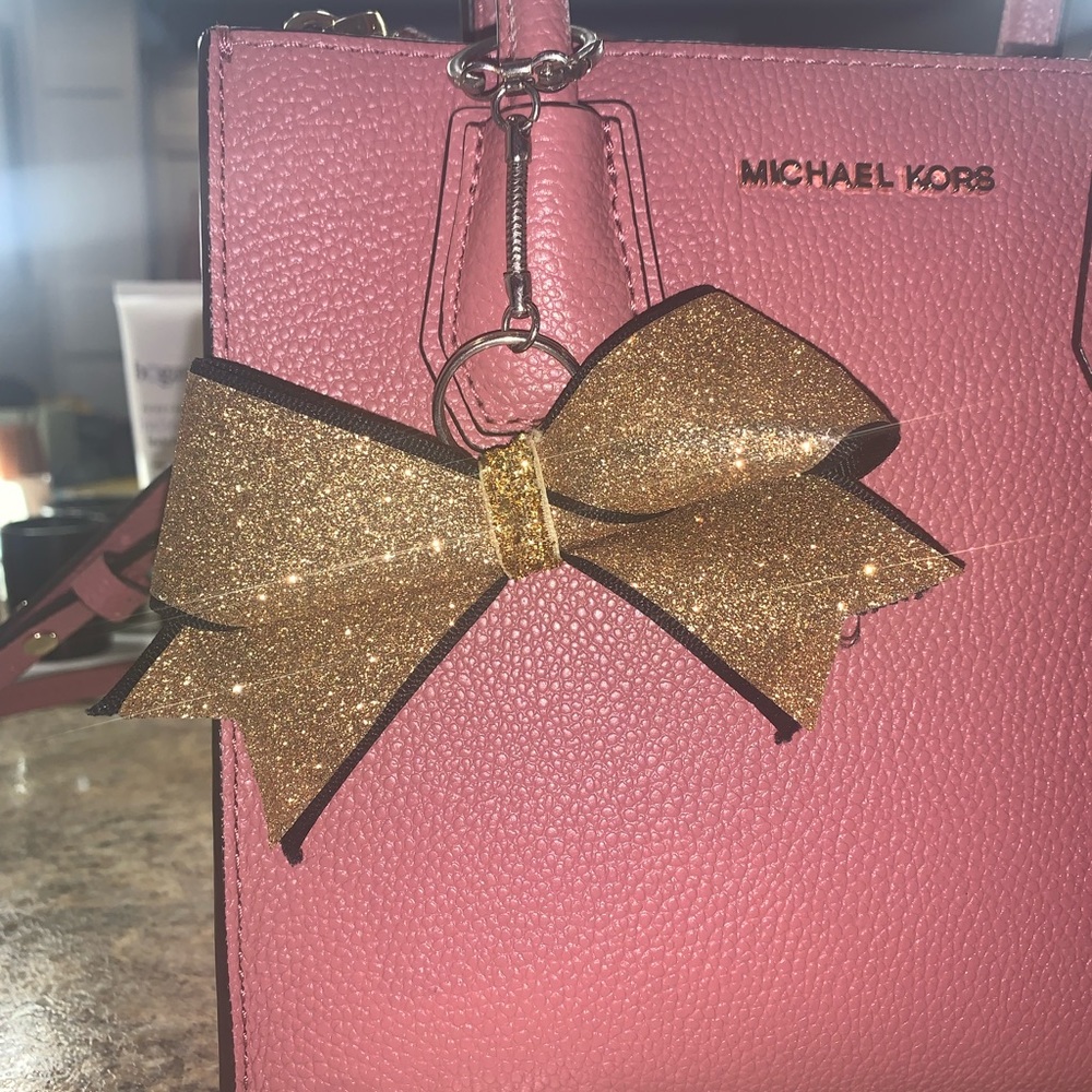 Gold and black bow keychain